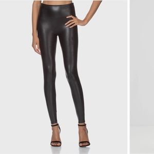 Leather looking leggings Small